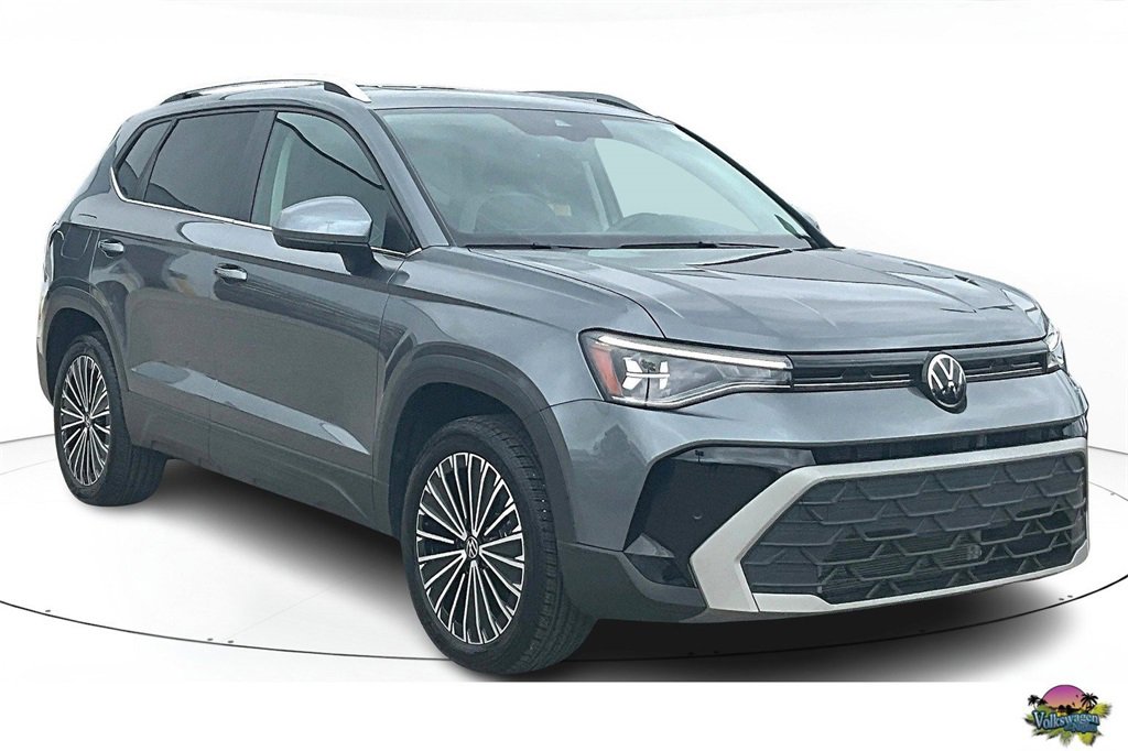 Certified 2025 Volkswagen Taos SE w/ Panoramic Sunroof Package