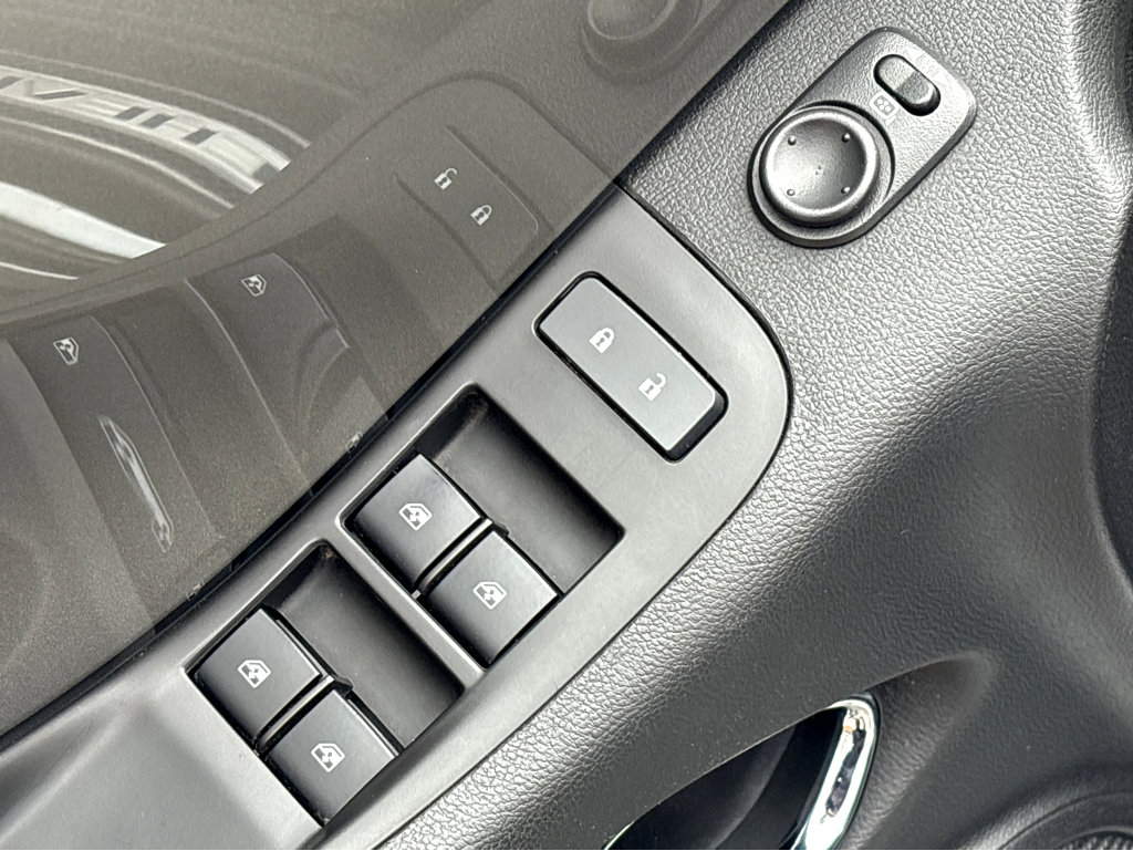 Used 2015 Chevrolet Camaro SS image 18