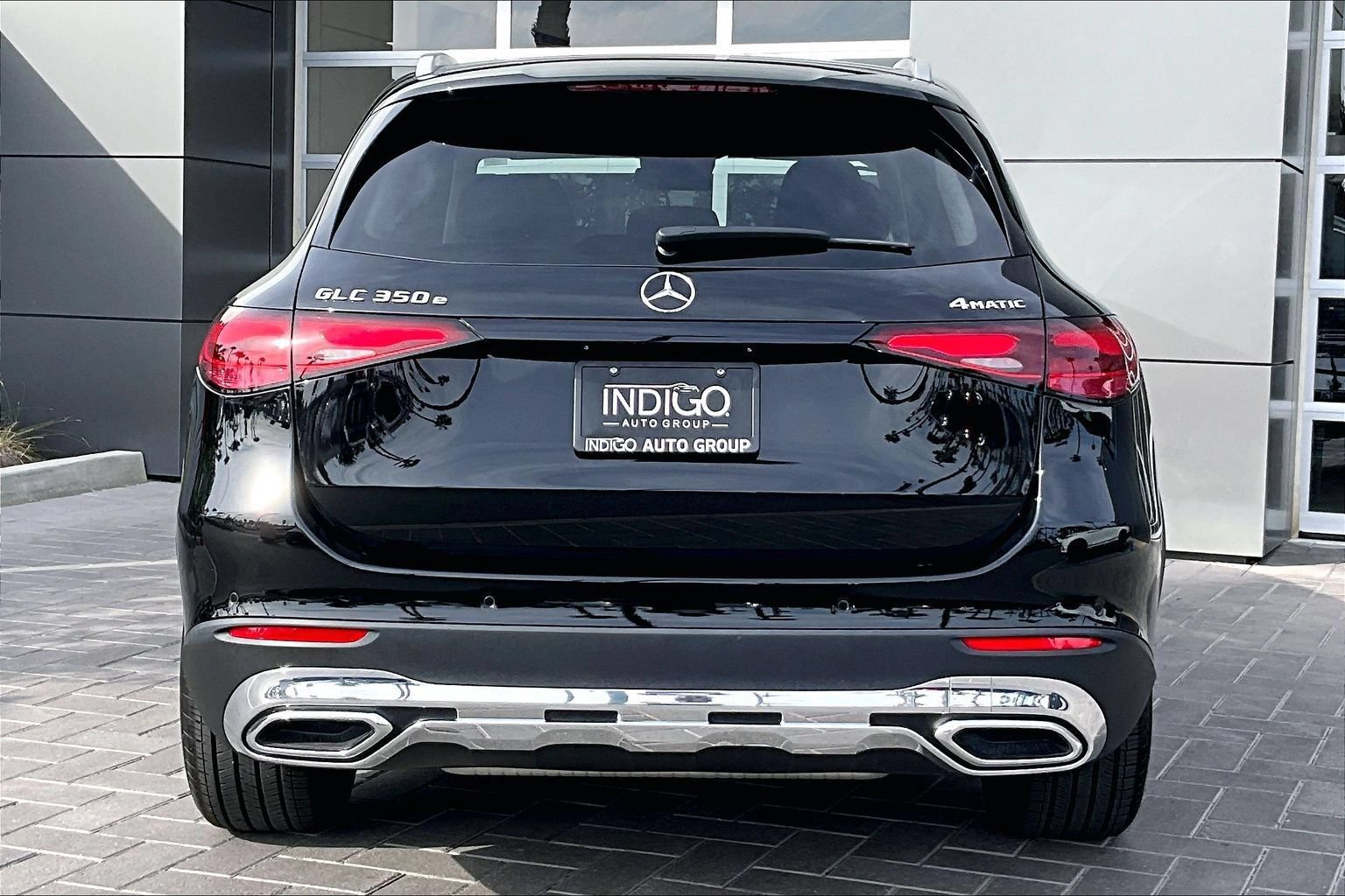 Used 2025 Mercedes-Benz GLC 350e 4MATIC image 4
