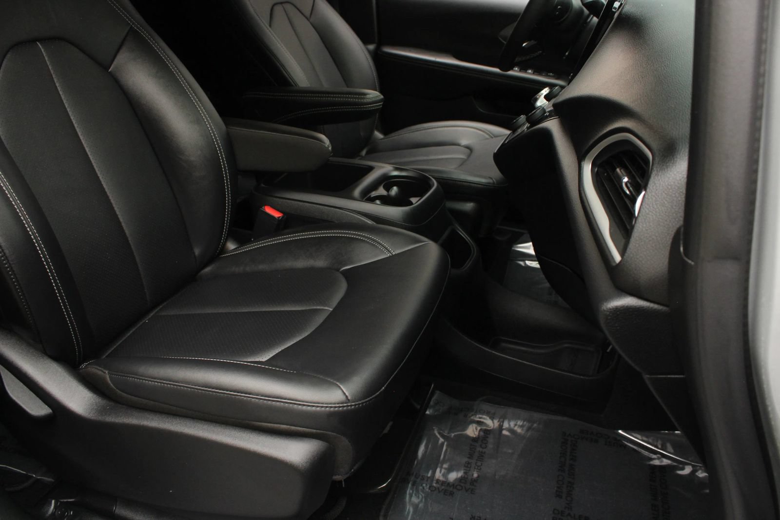 Used 2026 Chrysler Pacifica Select FWD image 27