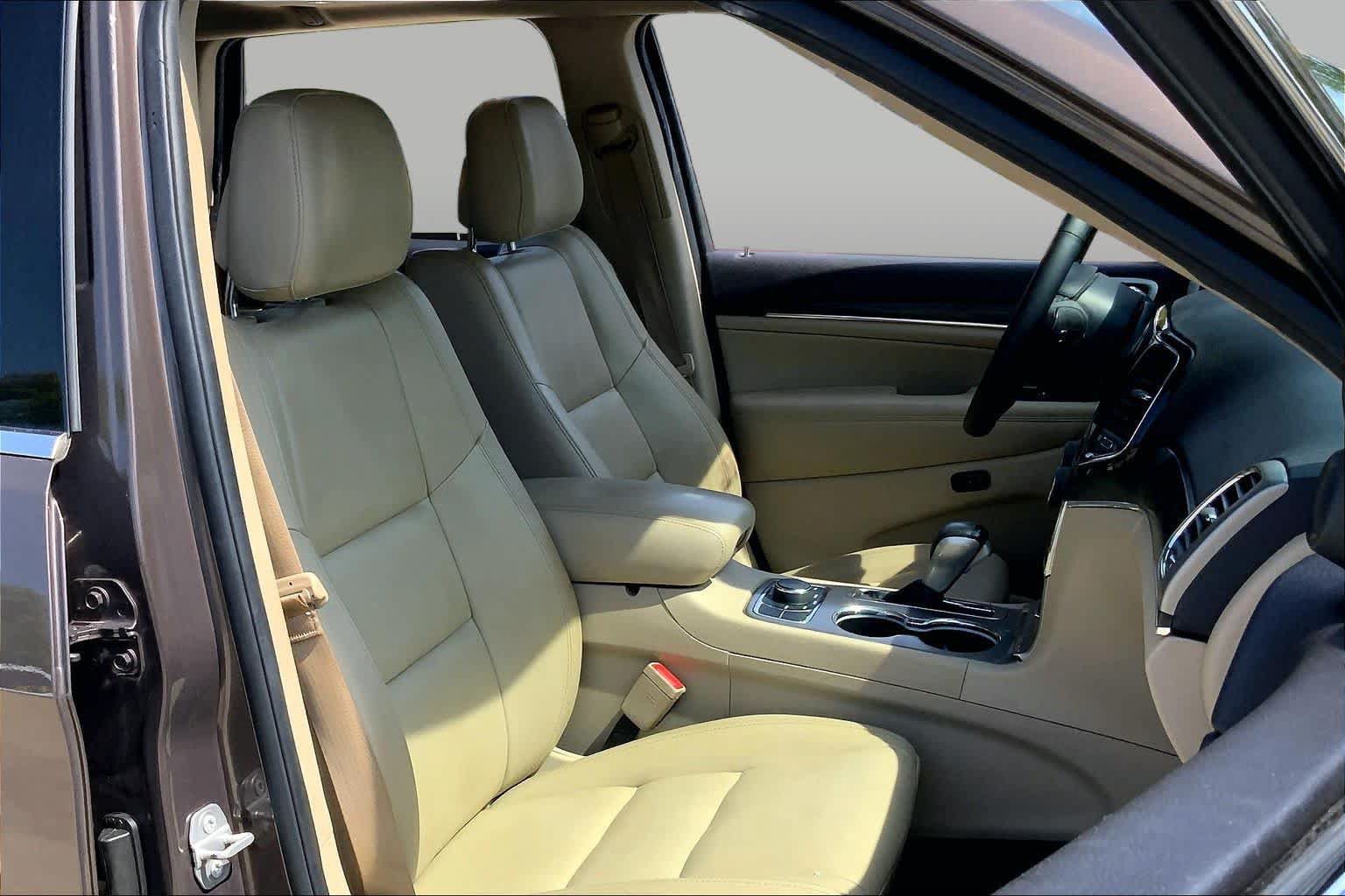Used 2021 Jeep Grand Cherokee Limited AWD/4WD image 9