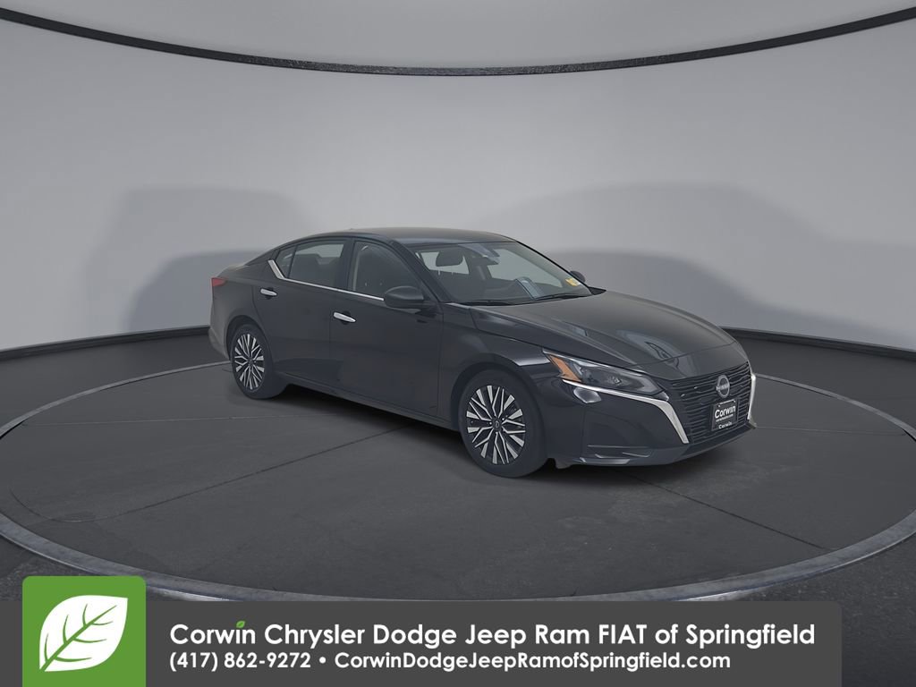 Used 2025 Nissan Altima 2.5 SV image 4