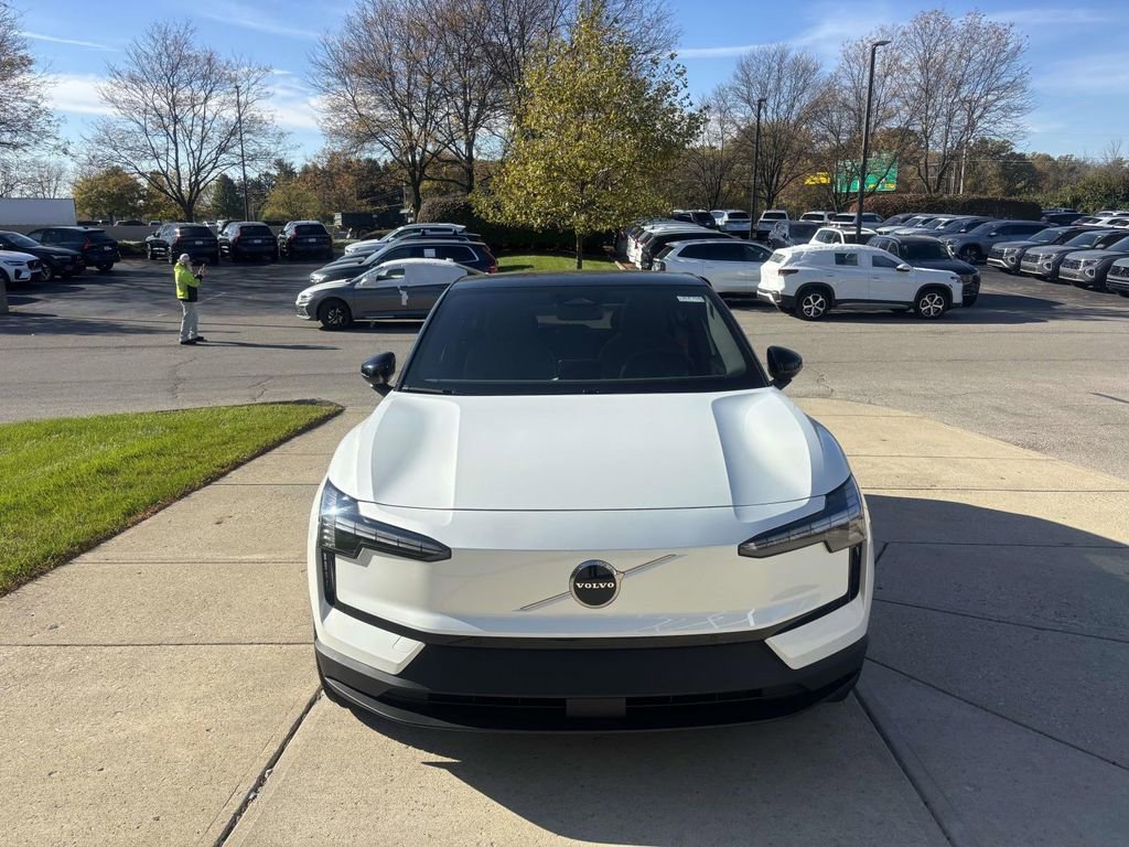 New 2025 Volvo EX30 Plus w/ Protection Package Premier image 2