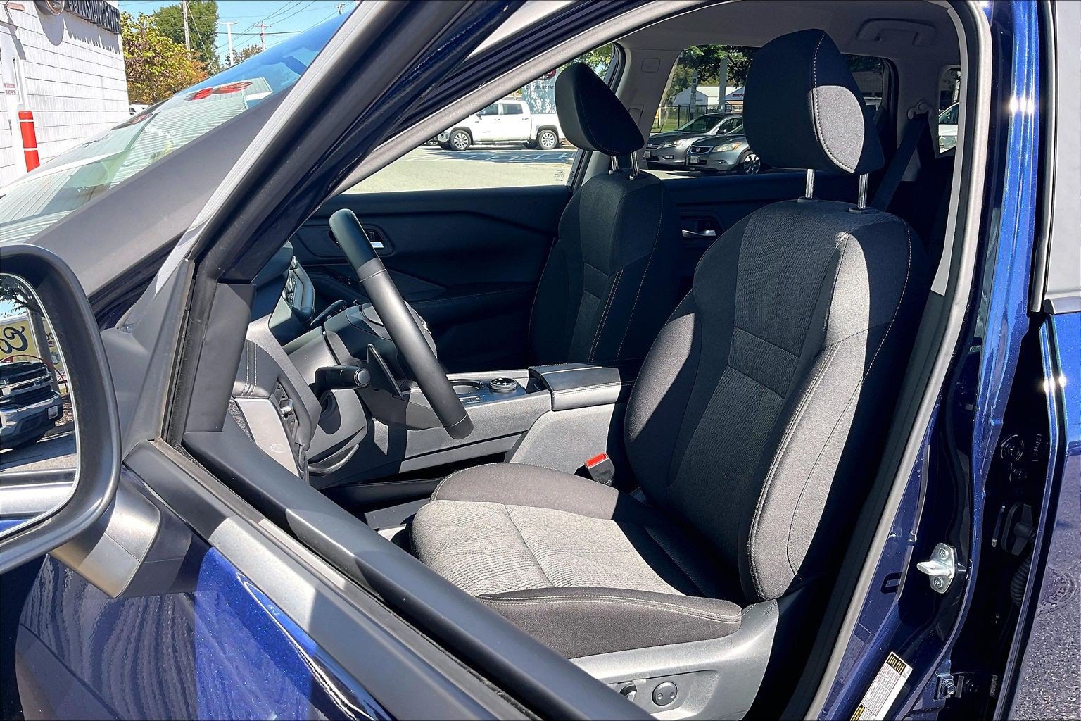 Used 2026 Nissan Rogue SV AWD/4WD image 29