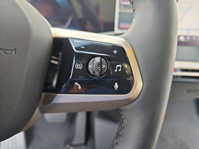 New 2026 BMW iX xDrive60 w/ Premium Package image 18