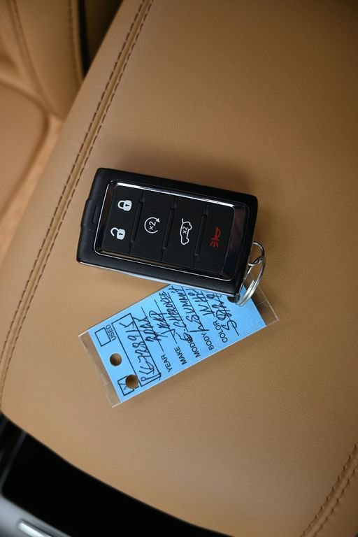 New 2025 Jeep Grand Cherokee L Summit AWD/4WD image 24