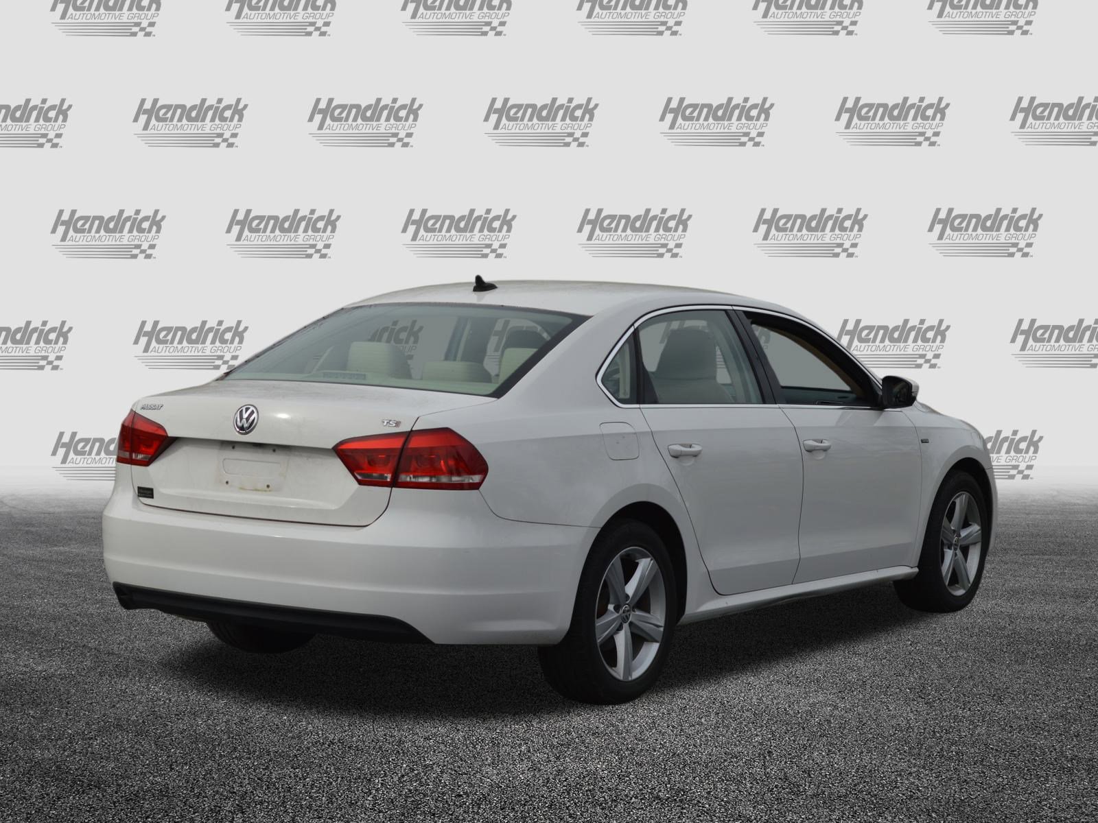 Used 2015 Volkswagen Passat 1.8T Limited Edition image 10