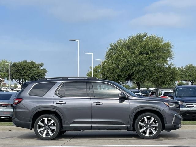 Used 2023 Honda Pilot Touring image 3