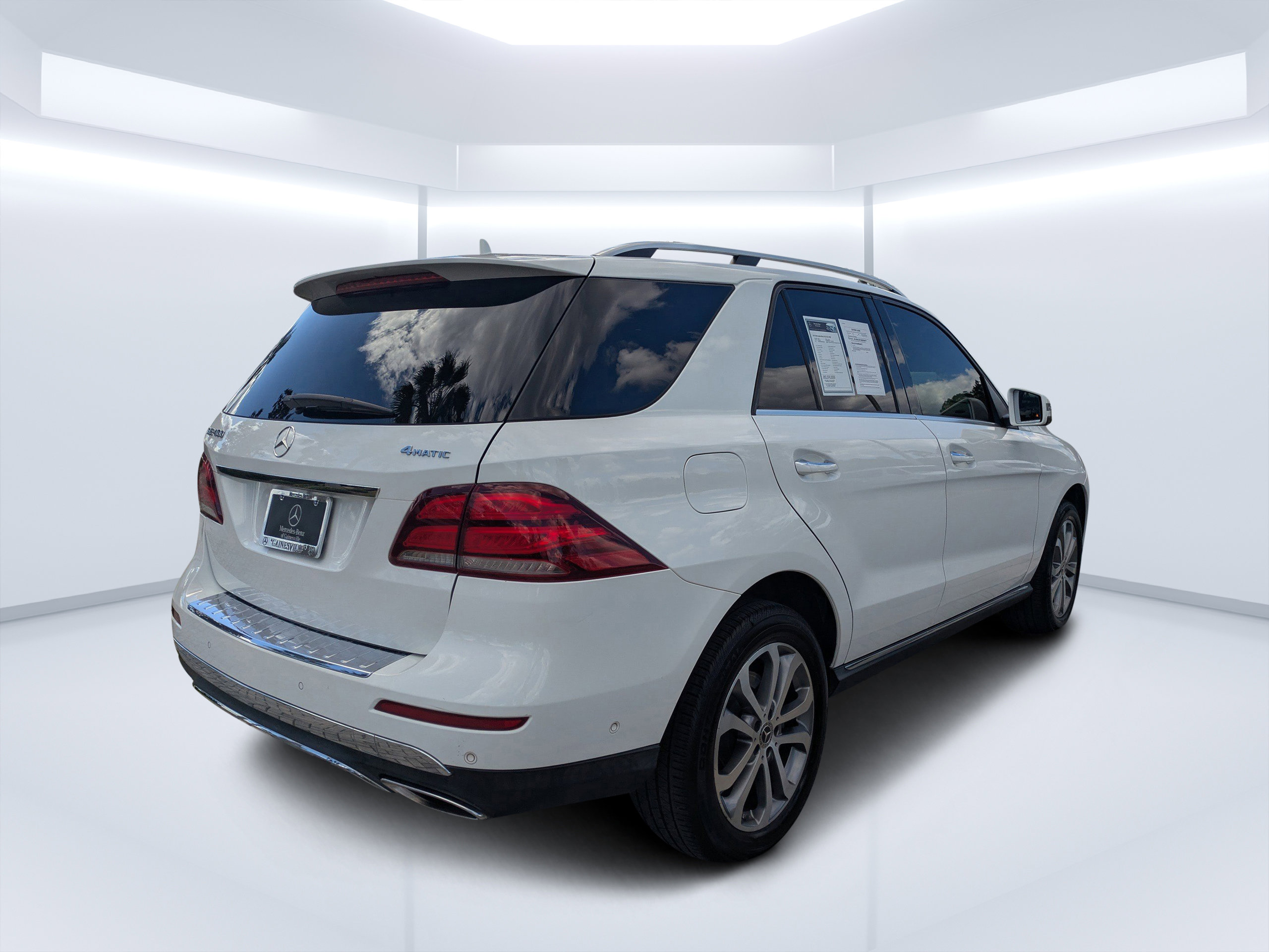 Used 2019 Mercedes-Benz GLE 400 4MATIC image 3