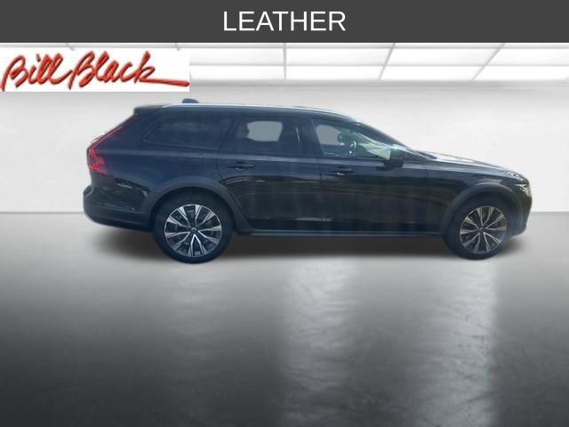 Used 2023 Volvo V90 B6 Cross Country Plus AWD/4WD image 5