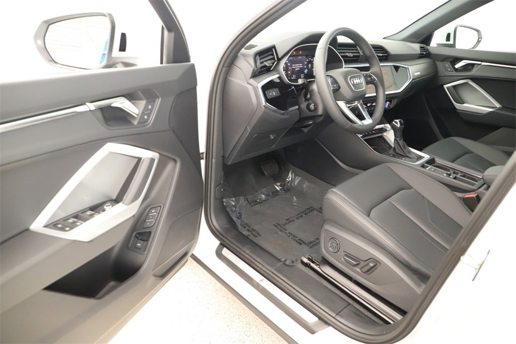 New 2025 Audi Q3 2.0T Premium image 14
