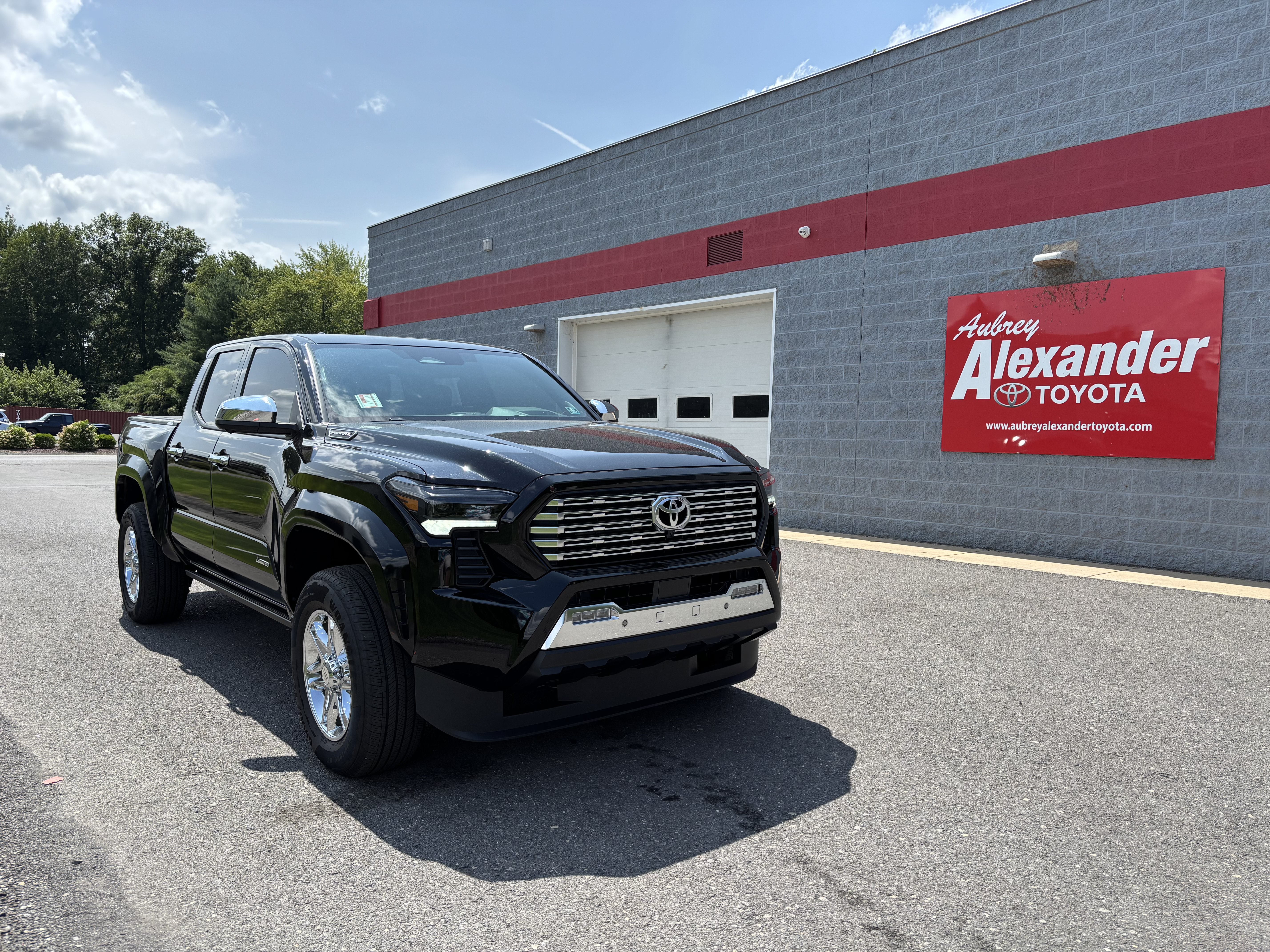 Used 2026 Toyota Tacoma Limited AWD/4WD video 1