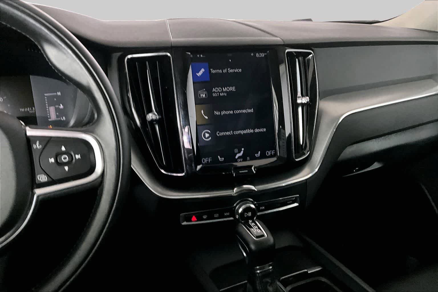 Used 2019 Volvo XC60 T5 Momentum w/ Premium Package AWD/4WD image 7