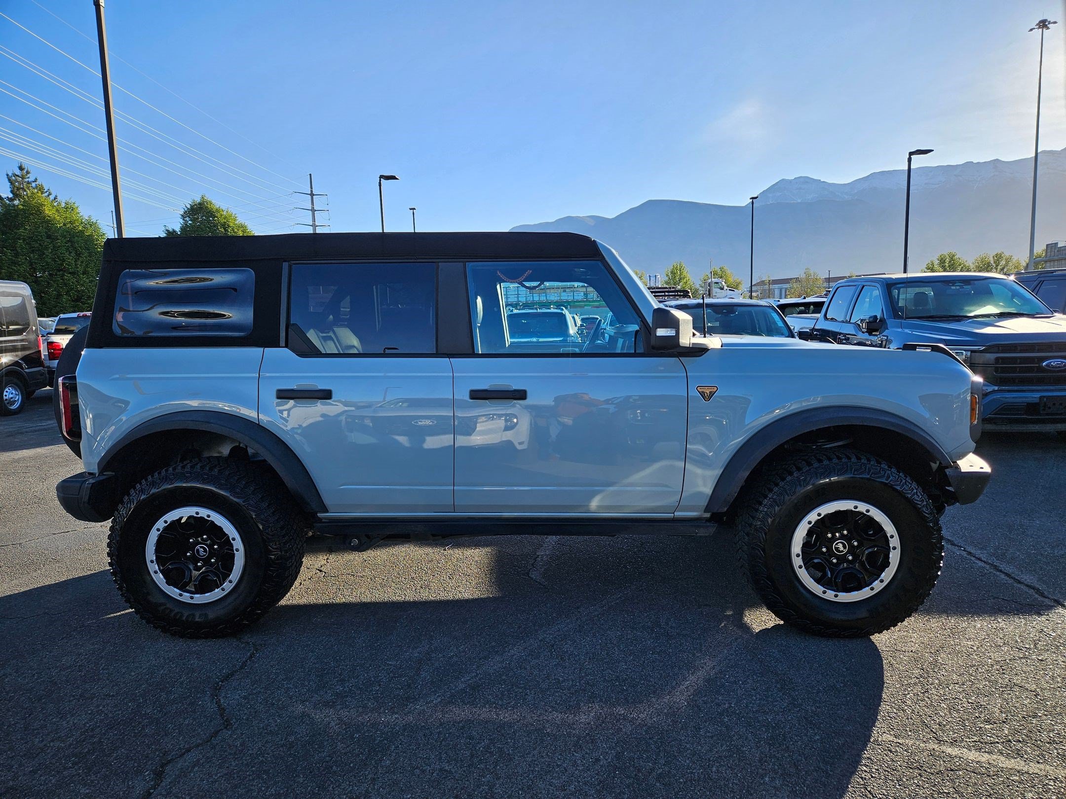 Used 2024 Ford Bronco Badlands AWD/4WD image 2