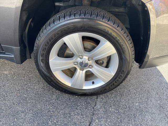 Certified 2016 Jeep Compass Latitude AWD/4WD image 11