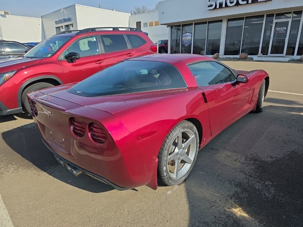 Used 2006 Chevrolet Corvette Coupe w/ Preferred Equipment Group RWD image 3