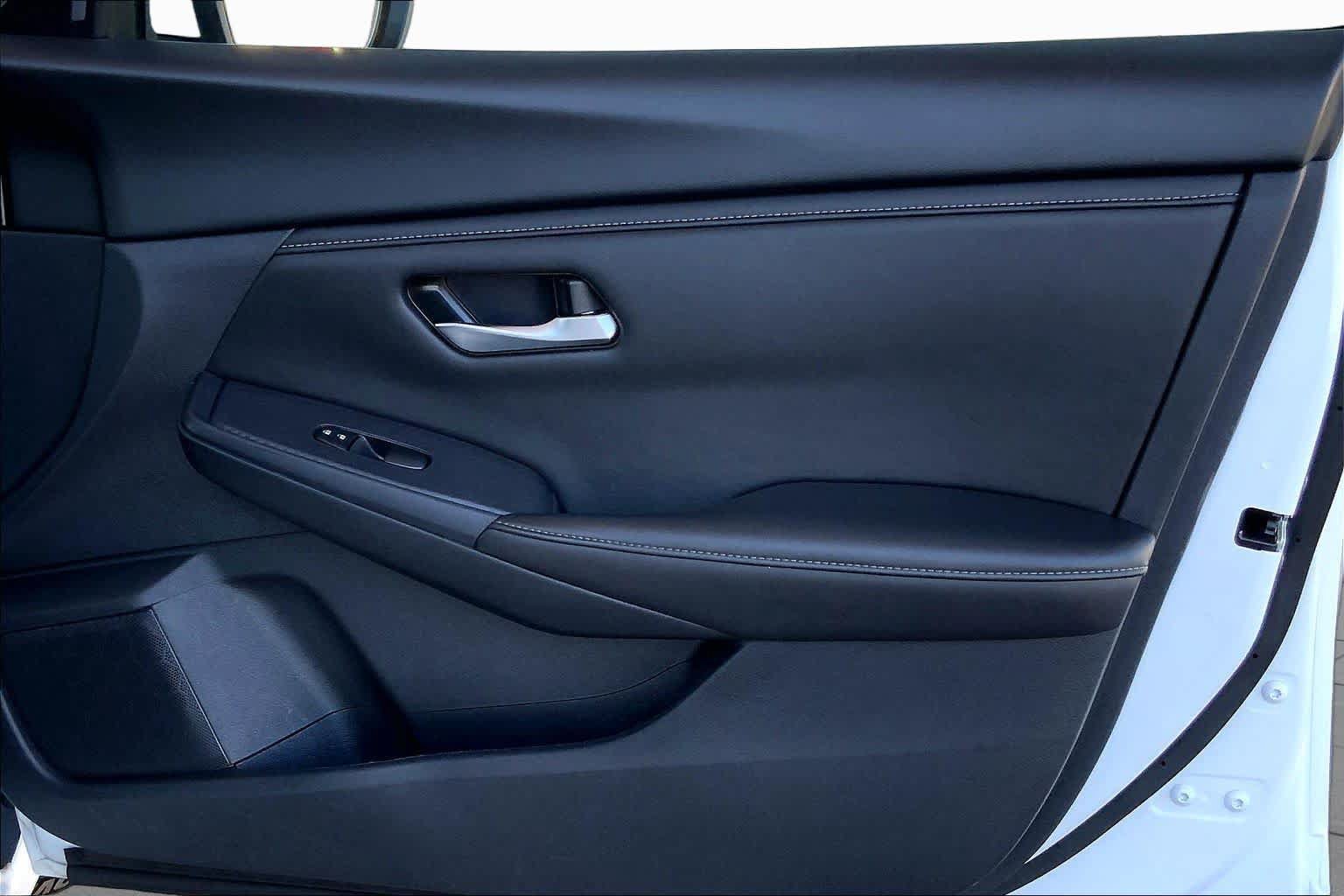 Used 2025 Nissan Sentra SV FWD image 23
