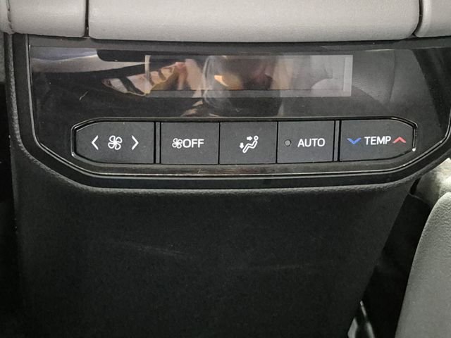 Used 2023 Toyota Highlander L image 23