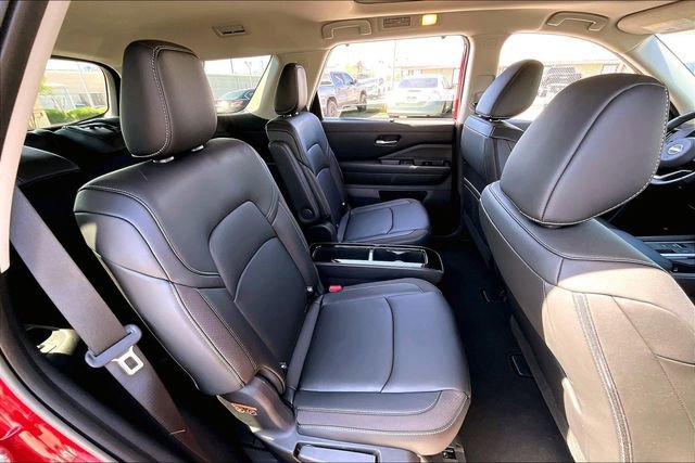 Certified 2025 Nissan Pathfinder SL w/ SL Premium Package image 21