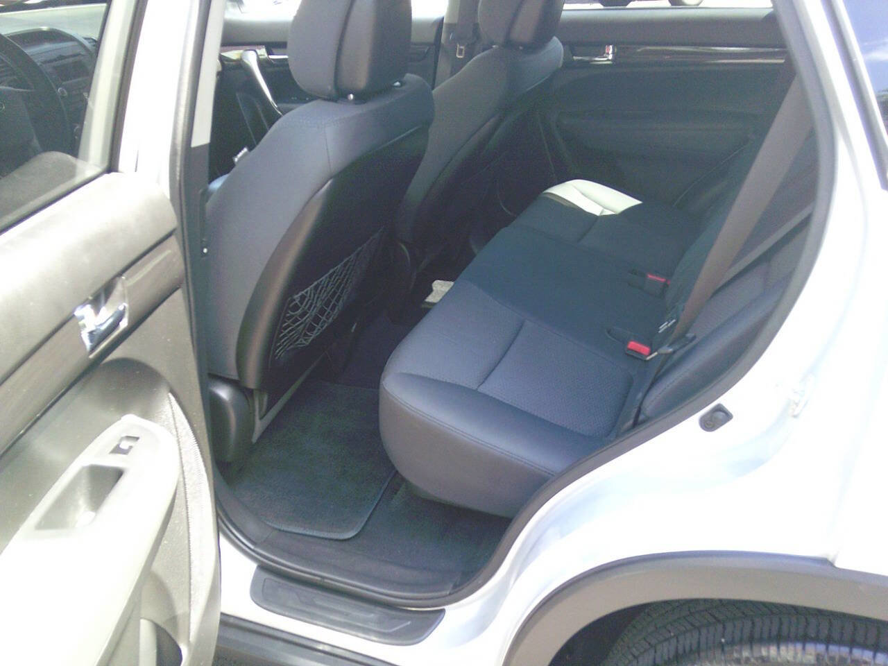 Used 2012 Kia Sorento LX w/ Convenience Pkg image 8