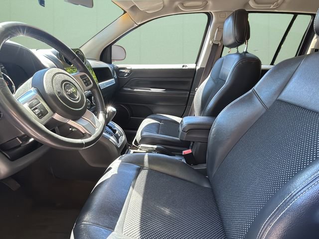 Used 2016 Jeep Compass Latitude AWD/4WD image 11