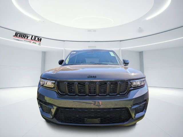 New 2025 Jeep Grand Cherokee Altitude image 7