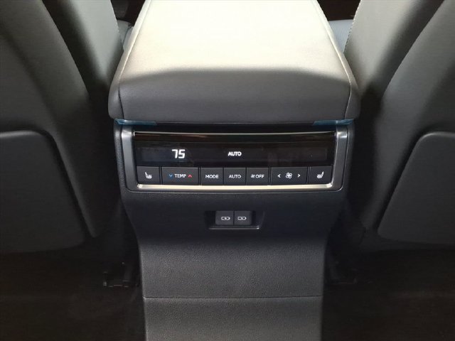 New 2026 Lexus GX 550 w/ Cold Area Package AWD/4WD image 32