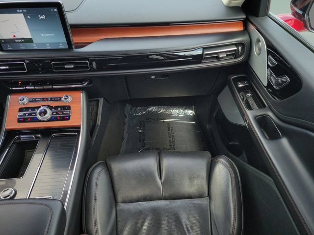 Used 2020 Lincoln Aviator Reserve w/ Equipment Group 202A AWD/4WD image 16