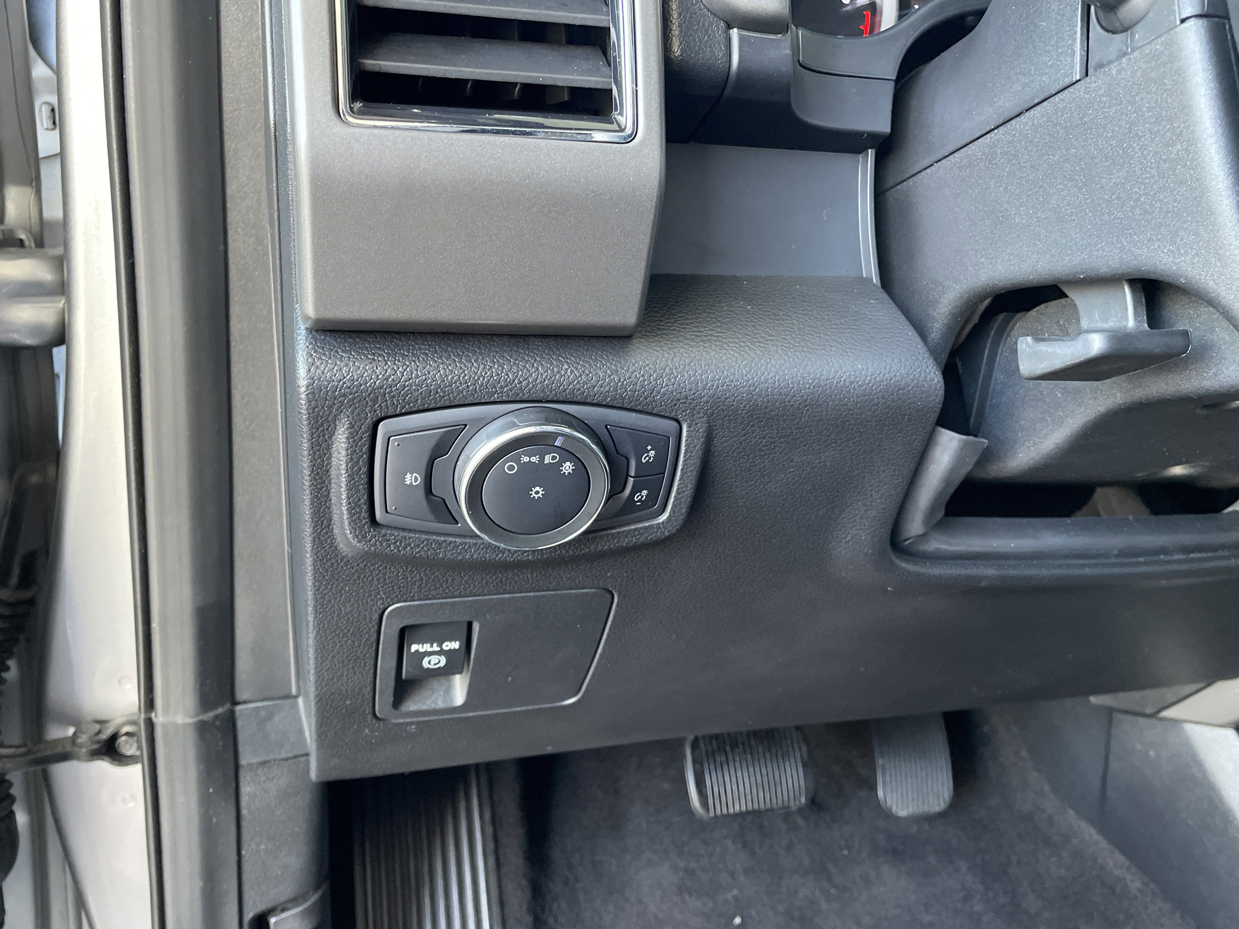 Used 2021 Ford Expedition XLT image 26