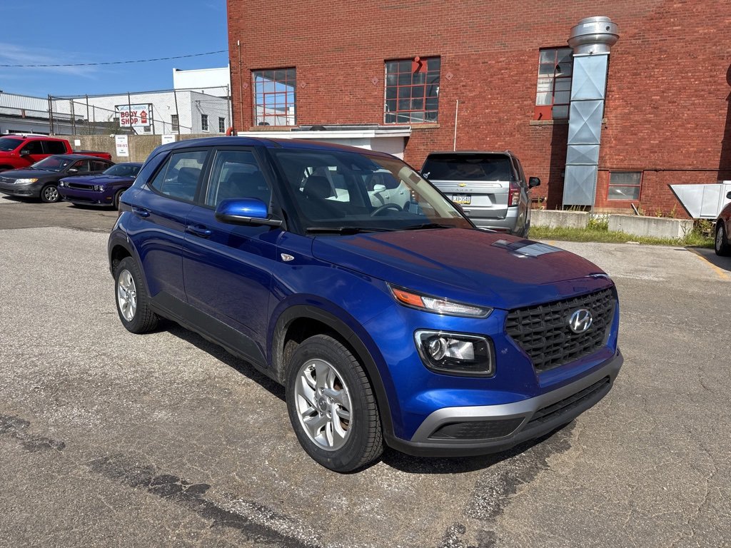 Used 2022 Hyundai Venue SE image 1