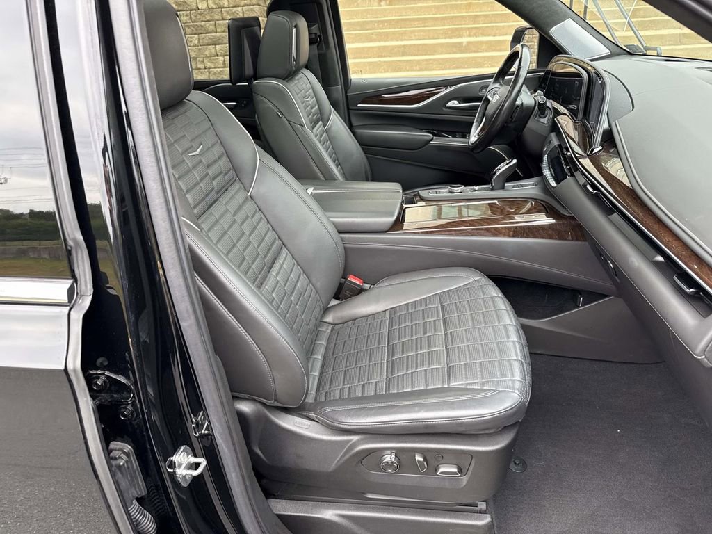 Used 2021 Cadillac Escalade Premium Luxury Platinum AWD/4WD image 7
