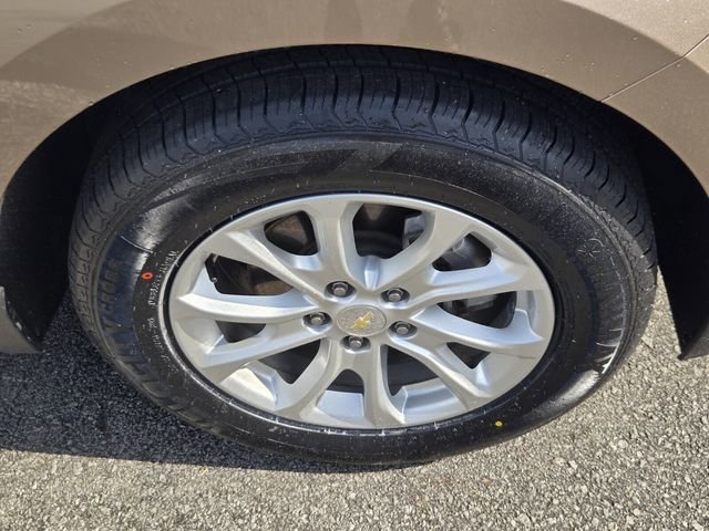 Used 2018 Chevrolet Equinox LS image 19