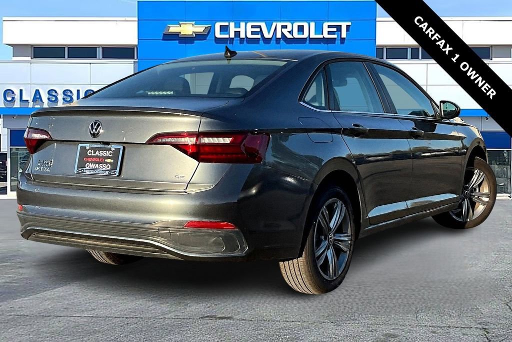 Used 2024 Volkswagen Jetta SE image 5