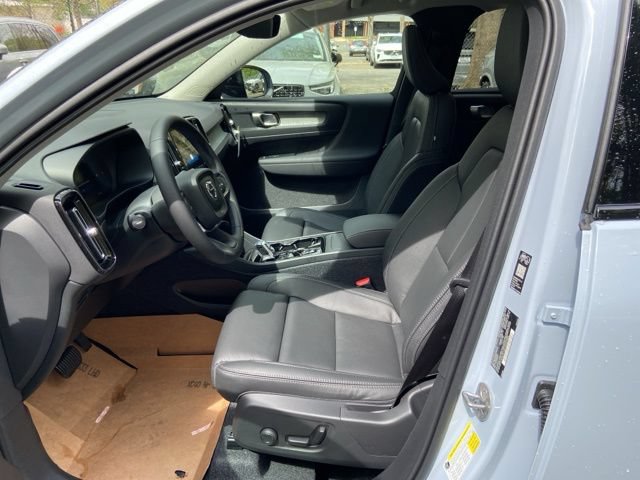 New 2026 Volvo XC40 B5 Plus w/ Climate Package AWD/4WD image 11