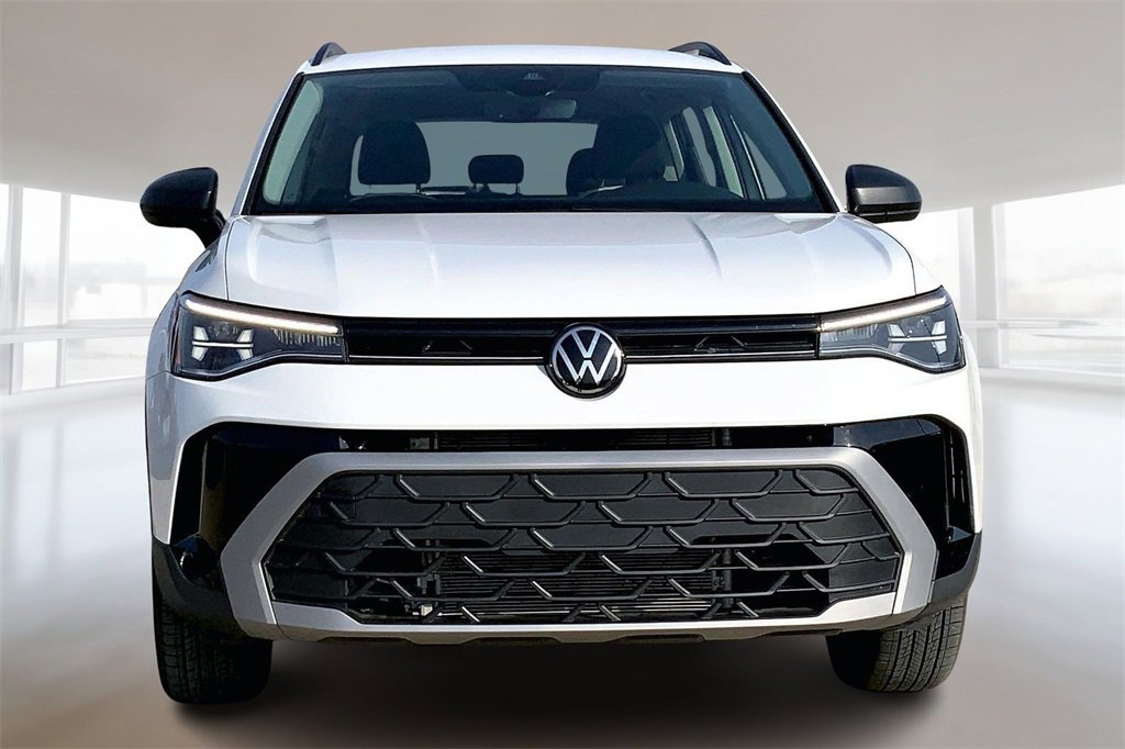 Certified 2025 Volkswagen Taos S image 3