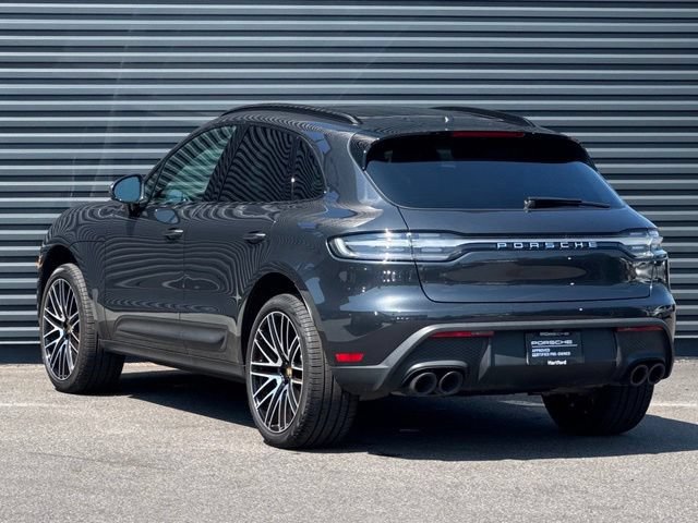 Certified 2026 Porsche Macan AWD/4WD image 3