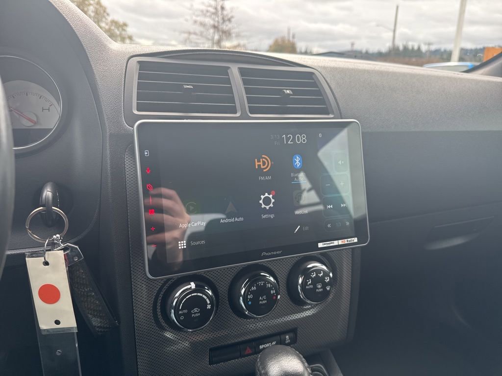 Used 2014 Dodge Challenger R/T image 18