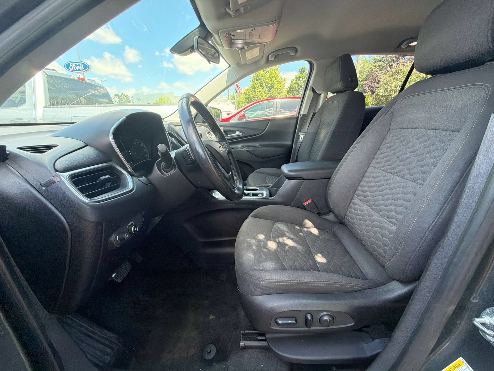 Used 2018 Chevrolet Equinox LT FWD image 11