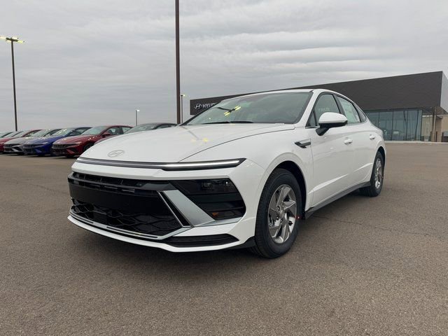 New 2025 Hyundai Sonata SE image 3