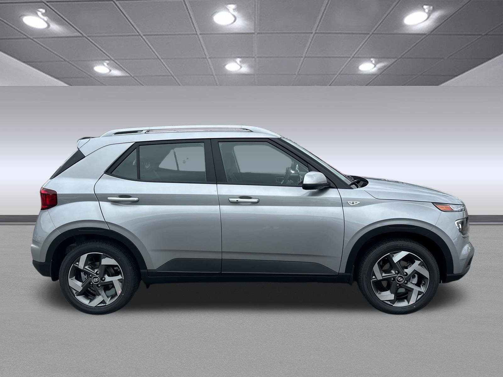 New 2025 Hyundai Venue SEL image 8