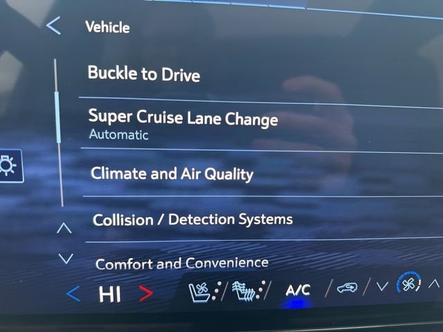 Used 2024 Chevrolet Traverse RS w/ LPO, Floor Liner Package image 27