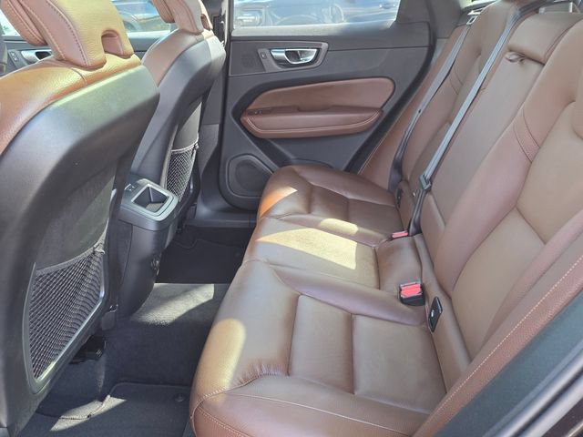 Used 2025 Volvo XC60 B5 Plus AWD/4WD image 40