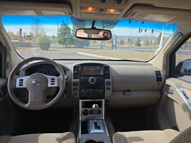 Used 2011 Nissan Pathfinder SV image 18