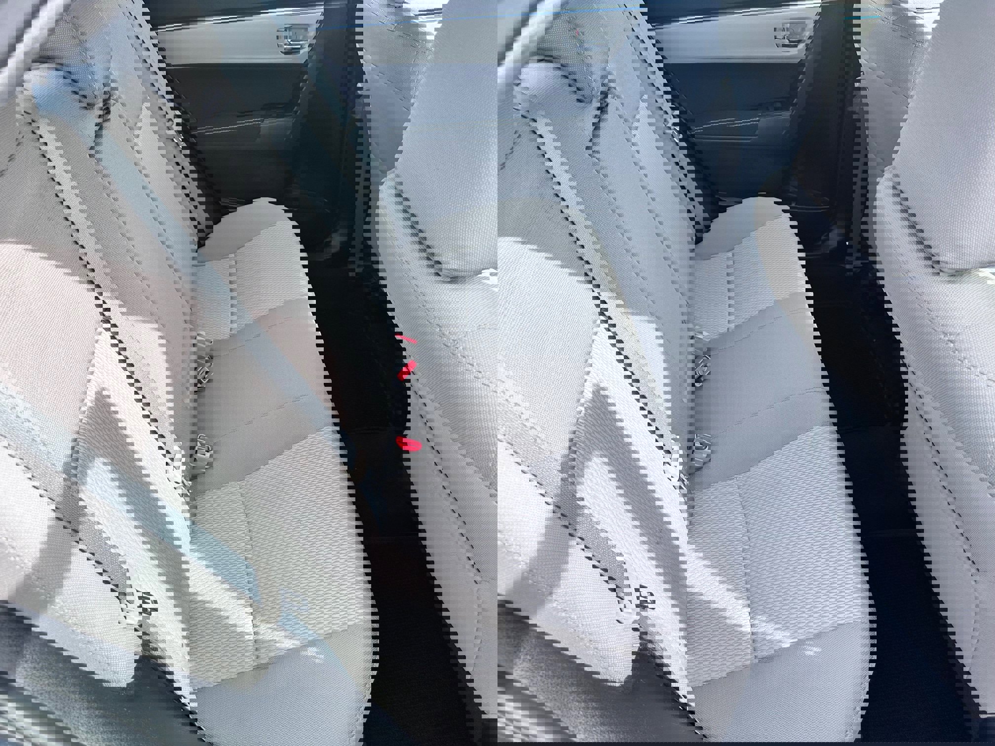 Used 2015 Toyota Corolla LE image 9