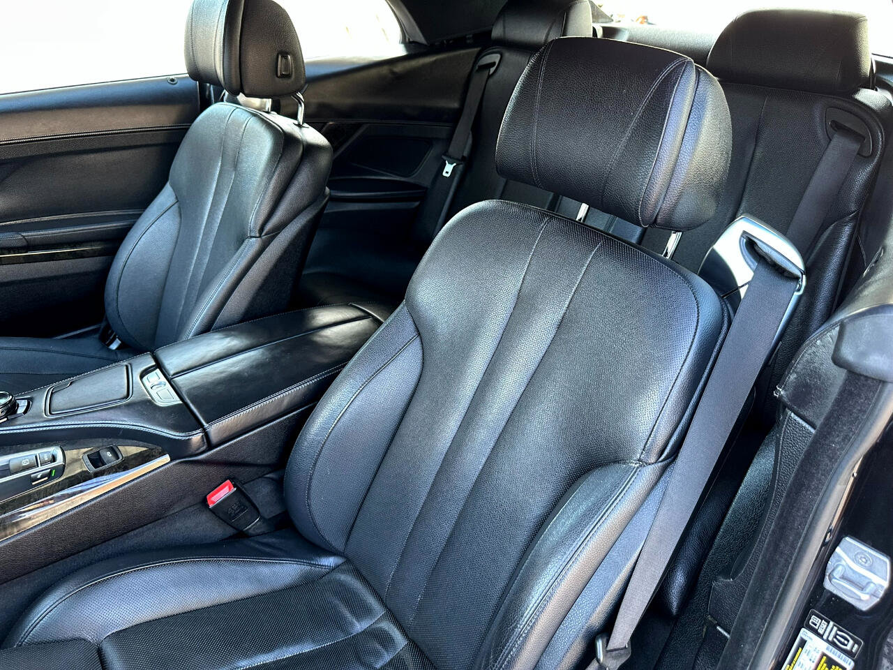 Used 2015 BMW 640i Convertible image 23