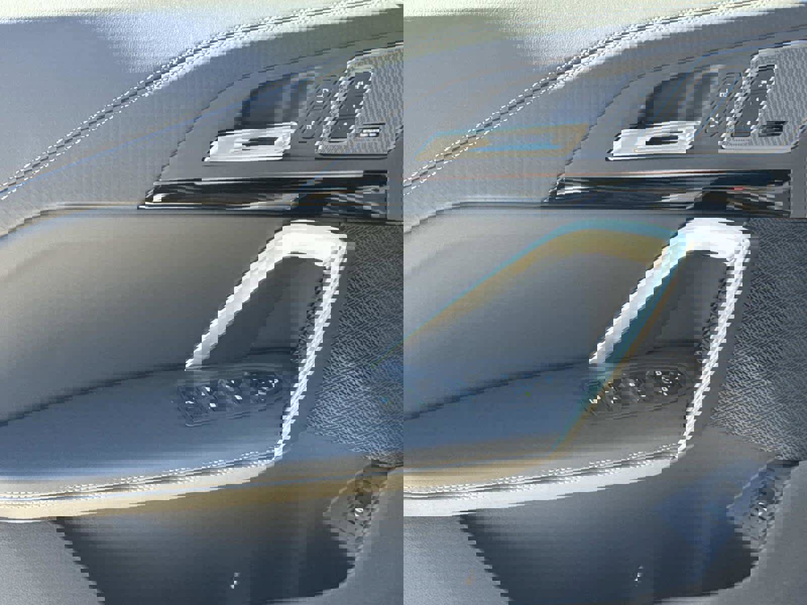 New 2026 BMW X2 xDrive28i w/ Technology Package AWD/4WD image 27