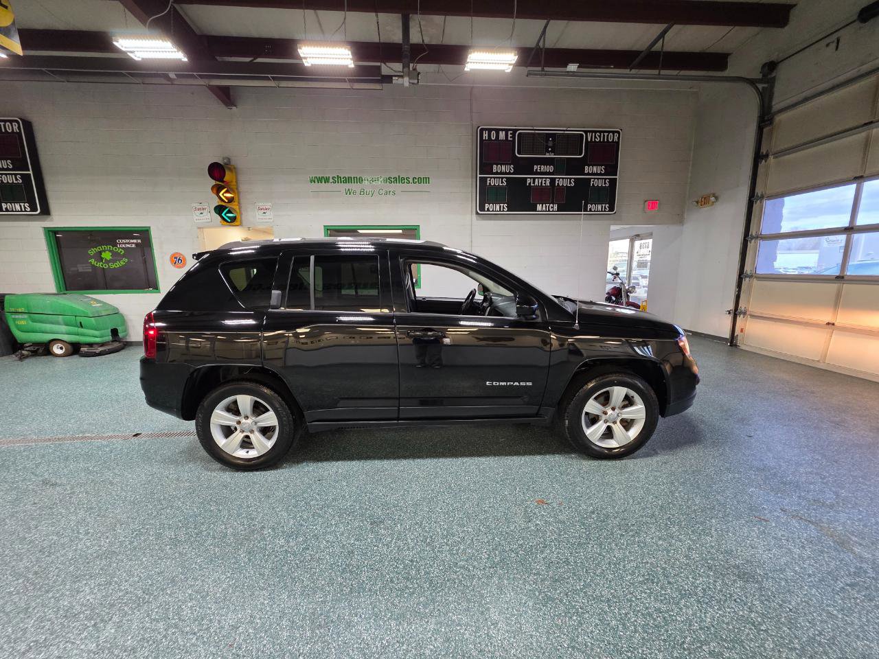 Used 2017 Jeep Compass Latitude image 5