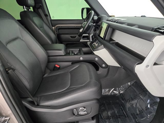 Used 2023 Land Rover Defender 130 X-Dynamic SE AWD/4WD image 3