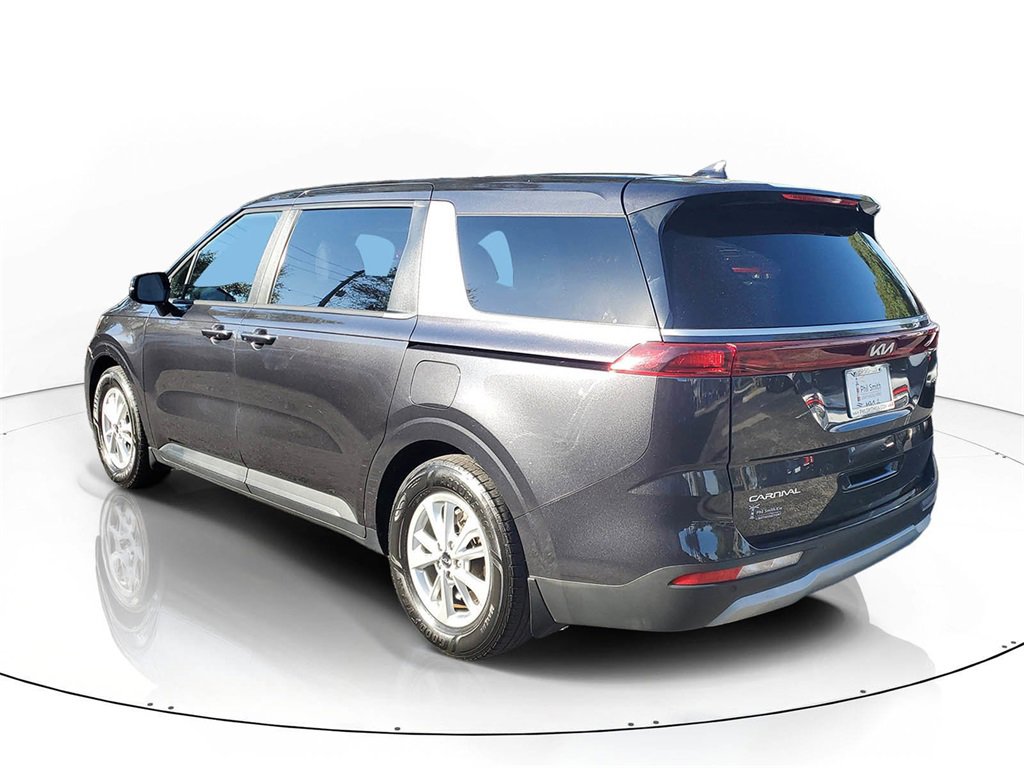 Certified 2023 Kia Carnival LX image 4