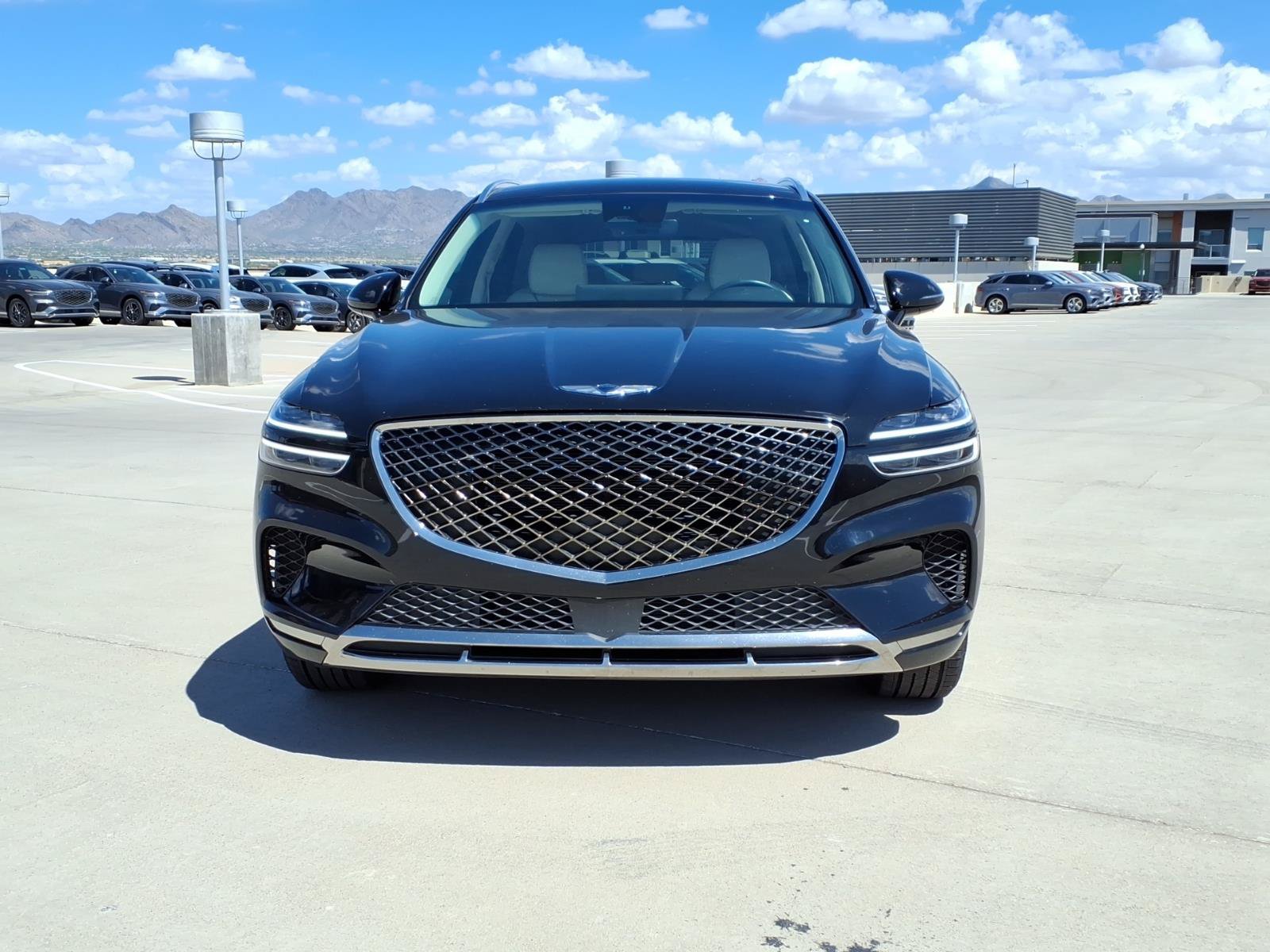 Used 2024 Genesis GV70 2.5T AWD/4WD image 2